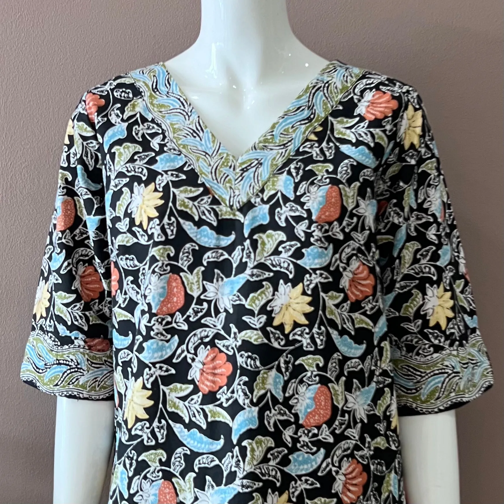 Batik Tulis V Neck Dress - M
