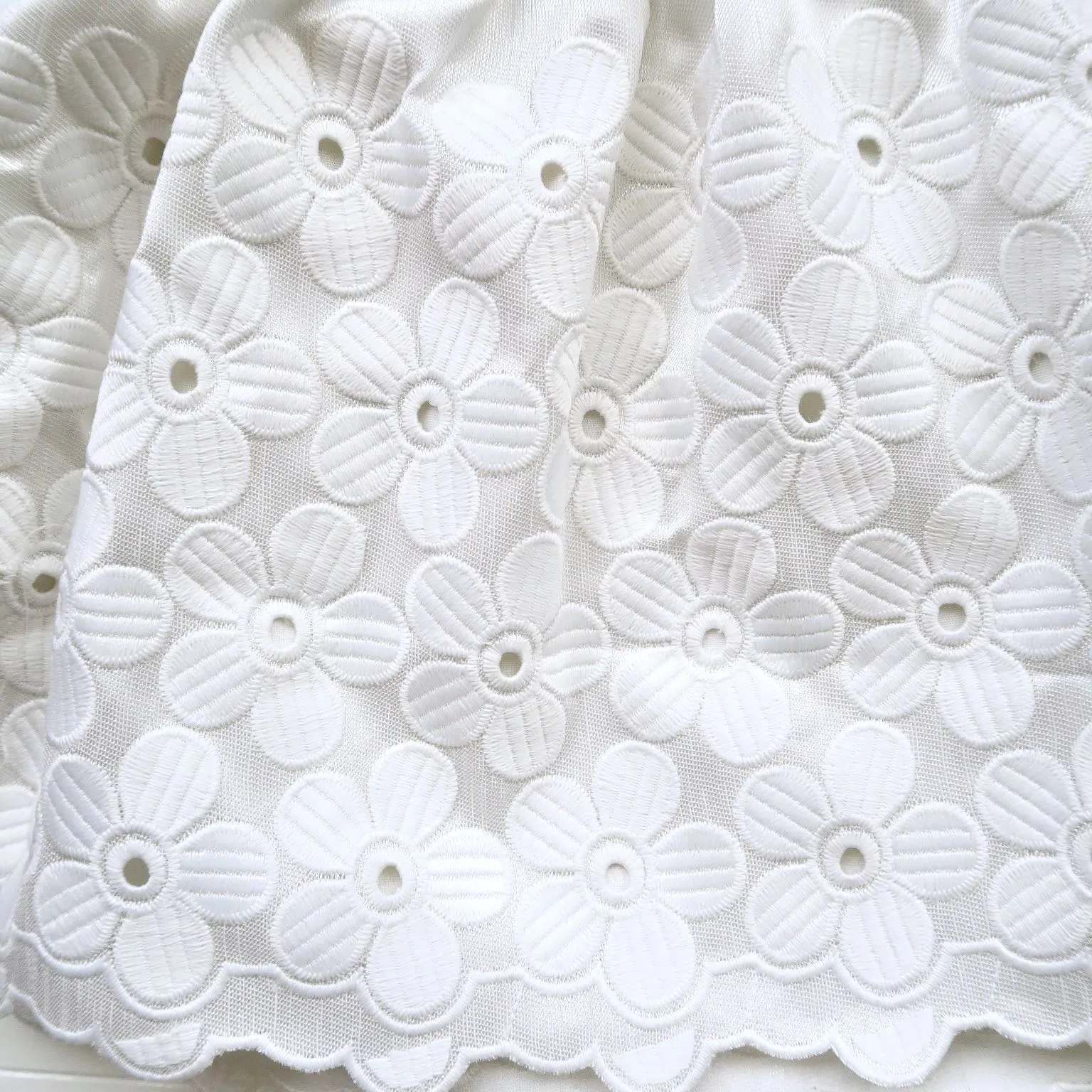 Lotus Dress in Shinny Flowers White