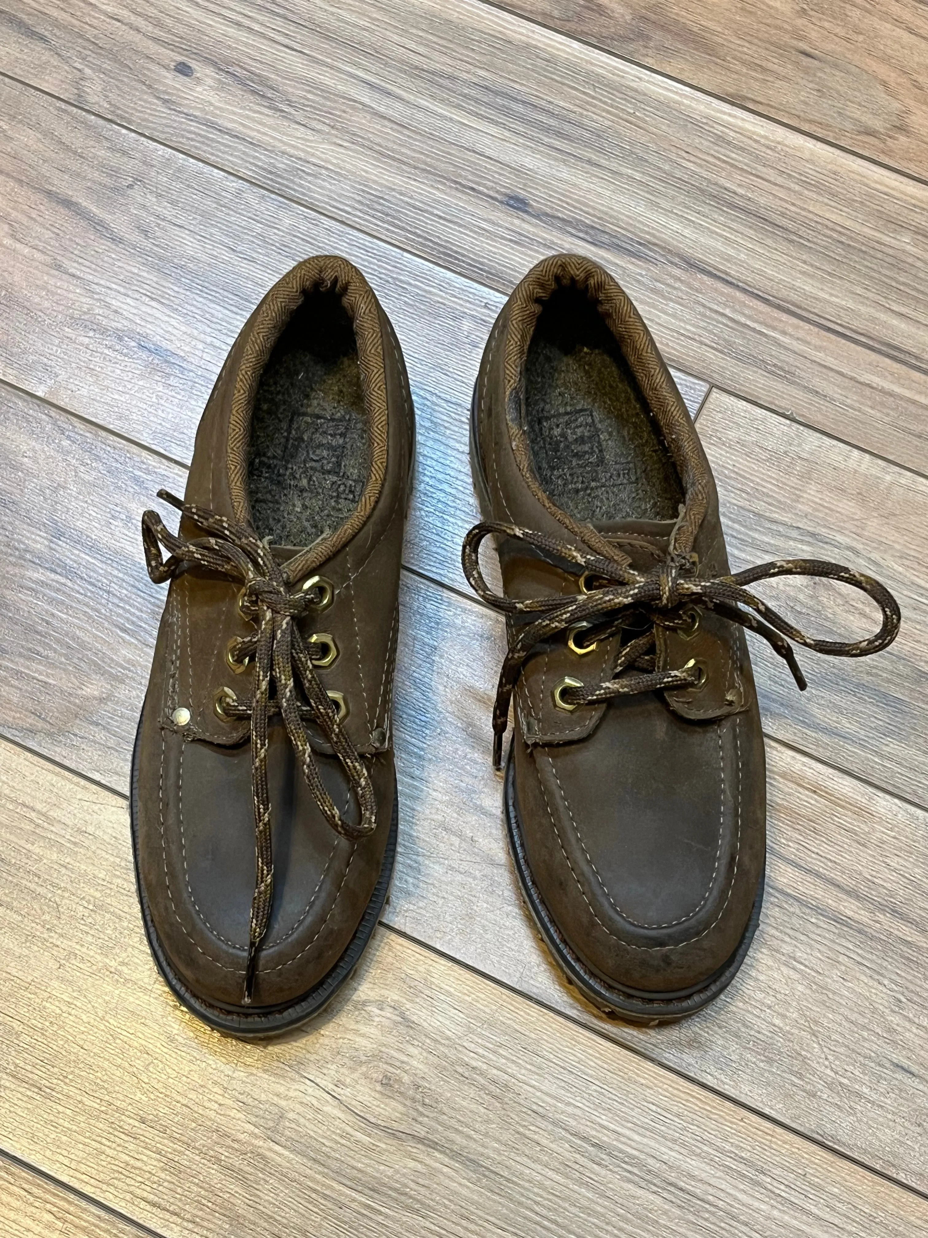 Vintage Prospector 1980’s Deadstock Moc Toe Brown Leather Shoes, Made in Canada, Womens US 5.5