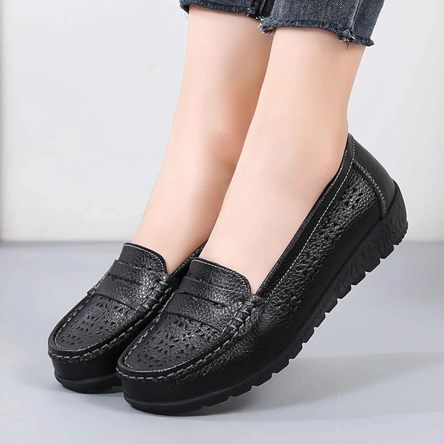 Women's Casual Closed Toe Slip On Loafers Breathable Comfortable Walking Shoes Softsole Arch Support Mules for Daily Wear
